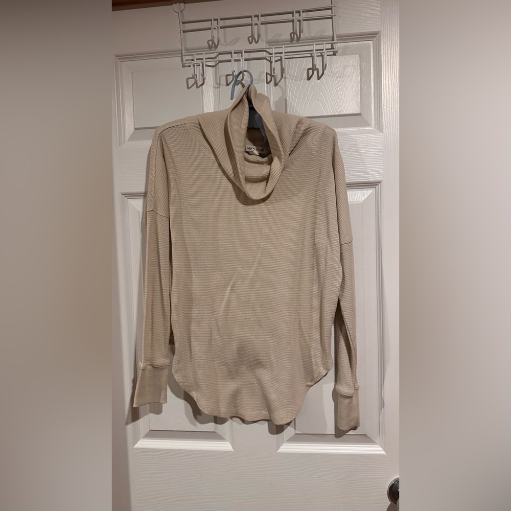 💚 Cabin Fever - Cream Turtleneck Sweater